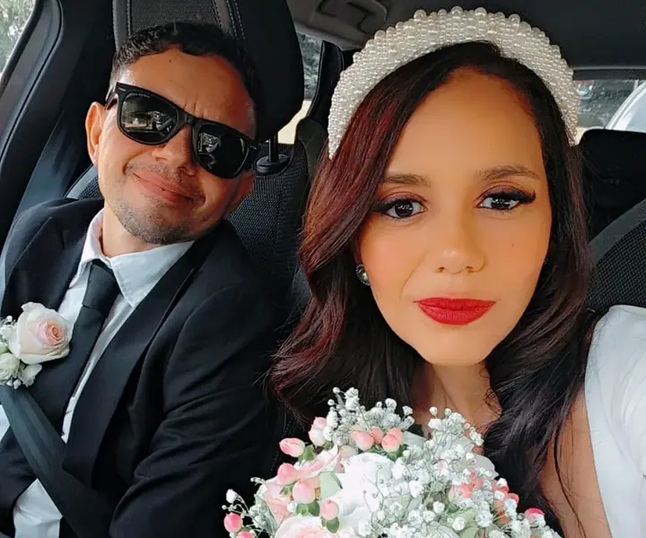 Noivos a caminho do casamento na Itália